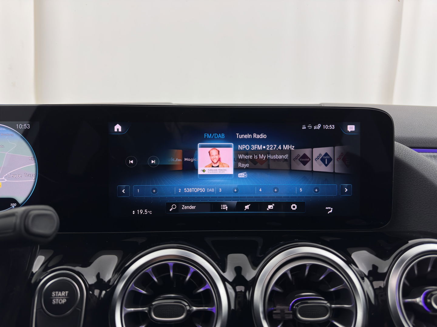 Mercedes-Benz EQA 250 Business Solution Luxury 67 kWh [ 3-Fase ] (SOH-94%) (INCL-BTW) *PANO | LEATHER | WIDESCREEN-COCKPIT | FULL-LED | BLINDSPOT | AMBIENT-LIGHT | CAMERA | NAVI-FULLMAP | DAB+ | COMFORT-SEATS | ECC | SHIFTPADDLES | CRUISE | HEATED-SEATS | ...