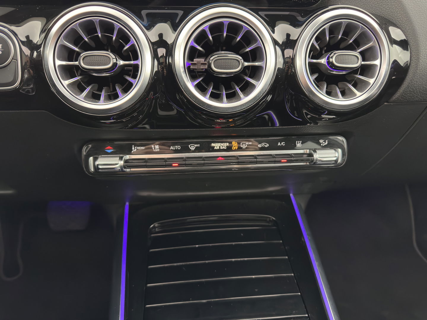 Mercedes-Benz EQA 250 Business Solution Luxury 67 kWh [ 3-Fase ] (SOH-94%) (INCL-BTW) *PANO | LEATHER | WIDESCREEN-COCKPIT | FULL-LED | BLINDSPOT | AMBIENT-LIGHT | CAMERA | NAVI-FULLMAP | DAB+ | COMFORT-SEATS | ECC | SHIFTPADDLES | CRUISE | HEATED-SEATS | ...