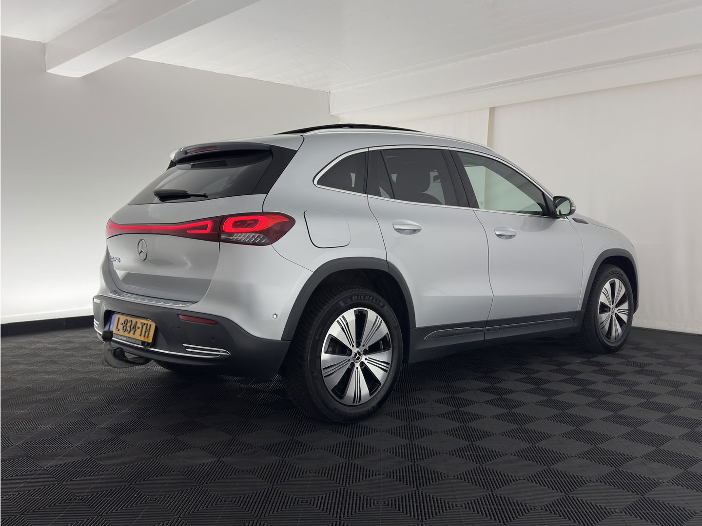 Mercedes-Benz EQA 250 Business Solution Luxury 67 kWh [ 3-Fase ] (SOH-94%) (INCL-BTW) *PANO | LEATHER | WIDESCREEN-COCKPIT | FULL-LED | BLINDSPOT | AMBIENT-LIGHT | CAMERA | NAVI-FULLMAP | DAB+ | COMFORT-SEATS | ECC | SHIFTPADDLES | CRUISE | HEATED-SEATS | ...