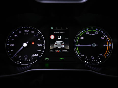 MG ZS EV Luxury 45 kWh (INCL-BTW) Aut. *PANO | LEATHER | CCS-FASTLOADER | KEYLESS | NAVI-FULLMAP | ADAPTIVE-CRUISE | CAMERA | HEATED-SPORTSEATS | CARPLAY | BLINDSPOT | DAB | LANE-ASSIST | 17''ALU*