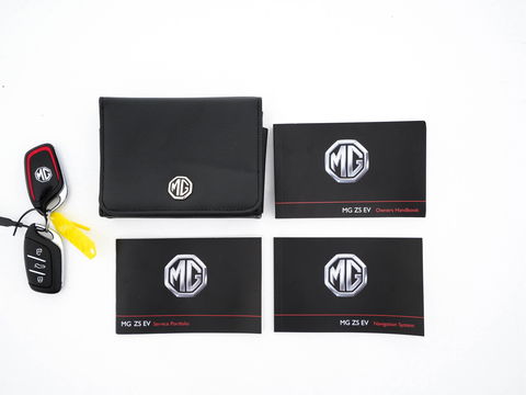 MG ZS EV Luxury 45 kWh (INCL-BTW) Aut. *PANO | LEATHER | CCS-FASTLOADER | KEYLESS | NAVI-FULLMAP | ADAPTIVE-CRUISE | CAMERA | HEATED-SPORTSEATS | CARPLAY | BLINDSPOT | DAB | LANE-ASSIST | 17''ALU*