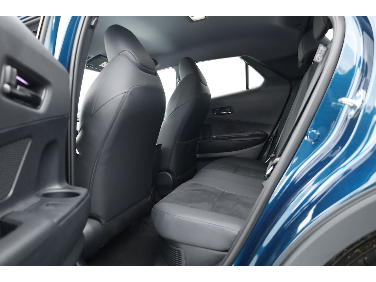 Toyota C-HR 2.0 Plug-in Hybrid 220 GR SPORT | JBL Audio | Memory Seat | Navi + CarPlay | Stoel- Stuurverw. | Adapt. Cruise | Dodehoekdet.