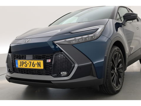 Toyota C-HR 2.0 Plug-in Hybrid 220 GR SPORT | JBL Audio | Memory Seat | Navi + CarPlay | Stoel- Stuurverw. | Adapt. Cruise | Dodehoekdet.