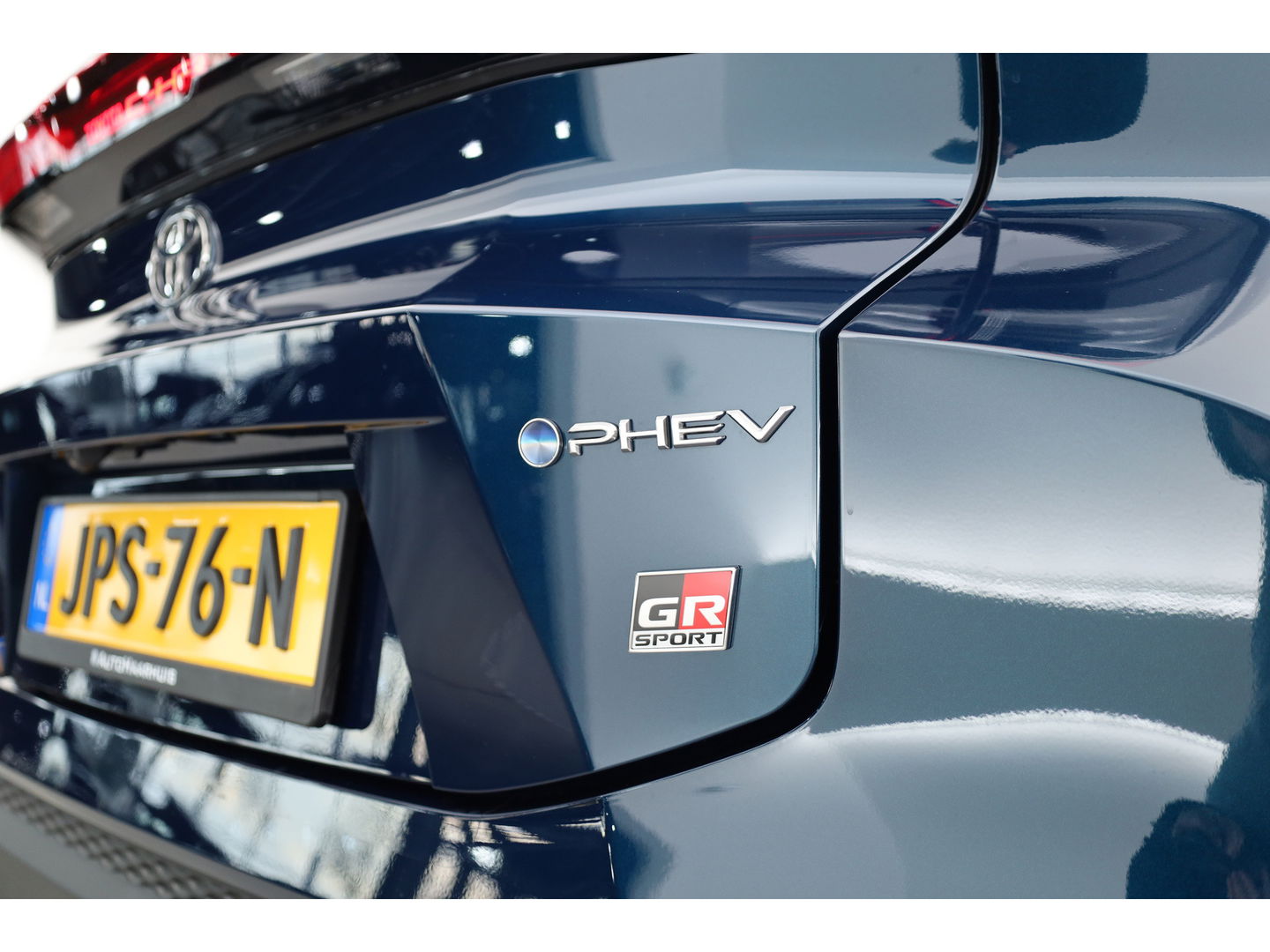 Toyota C-HR 2.0 Plug-in Hybrid 220 GR SPORT | JBL Audio | Memory Seat | Navi + CarPlay | Stoel- Stuurverw. | Adapt. Cruise | Dodehoekdet.