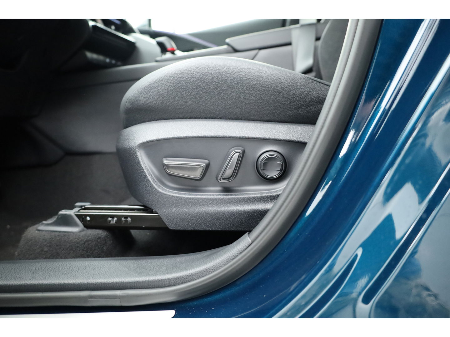 Toyota C-HR 2.0 Plug-in Hybrid 220 GR SPORT | JBL Audio | Memory Seat | Navi + CarPlay | Stoel- Stuurverw. | Adapt. Cruise | Dodehoekdet.