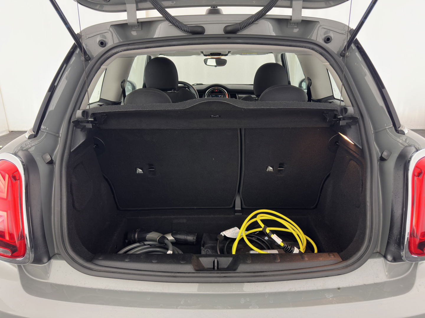 MINI Mini Electric Basic 33 kWh [ 3-Fase ] (SOH-100%) (INCL-BTW) Aut. *HEATPUMP | FULL-LED | SPORT-SEATS | NAVI-FULLMAP | DIGI-COCKPIT | DAB+ | ECC | CCS-FASTLOADER | UNION-JACK | KEYLESS | CRUISE | AMBIENT-LIGHT | 16''ALU*