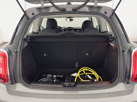 MINI Mini Electric Basic 33 kWh [ 3-Fase ] (SOH-100%) (INCL-BTW) Aut. *HEATPUMP | FULL-LED | SPORT-SEATS | NAVI-FULLMAP | DIGI-COCKPIT | DAB+ | ECC | CCS-FASTLOADER | UNION-JACK | KEYLESS | CRUISE | AMBIENT-LIGHT | 16''ALU*