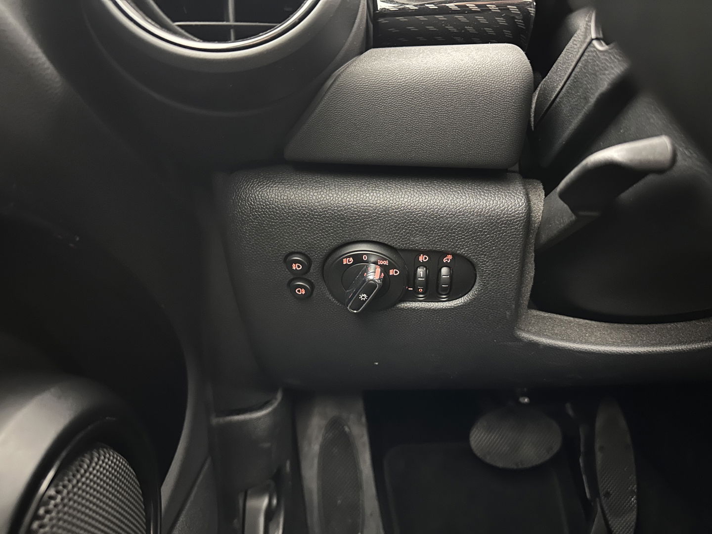 MINI Mini Electric Basic 33 kWh [ 3-Fase ] (SOH-100%) (INCL-BTW) Aut. *HEATPUMP | FULL-LED | SPORT-SEATS | NAVI-FULLMAP | DIGI-COCKPIT | DAB+ | ECC | CCS-FASTLOADER | UNION-JACK | KEYLESS | CRUISE | AMBIENT-LIGHT | 16''ALU*