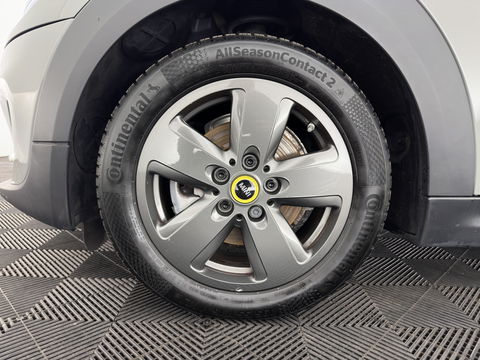 MINI Mini Electric Basic 33 kWh [ 3-Fase ] (SOH-100%) (INCL-BTW) Aut. *HEATPUMP | FULL-LED | SPORT-SEATS | NAVI-FULLMAP | DIGI-COCKPIT | DAB+ | ECC | CCS-FASTLOADER | UNION-JACK | KEYLESS | CRUISE | AMBIENT-LIGHT | 16''ALU*