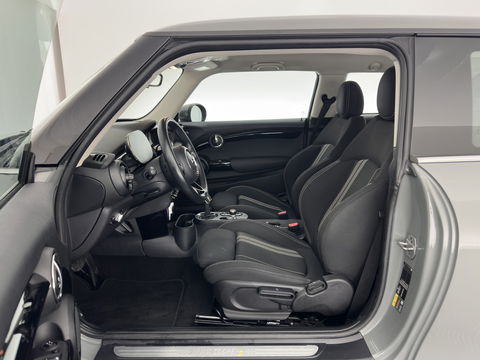 MINI Mini Electric Basic 33 kWh [ 3-Fase ] (SOH-100%) (INCL-BTW) Aut. *HEATPUMP | FULL-LED | SPORT-SEATS | NAVI-FULLMAP | DIGI-COCKPIT | DAB+ | ECC | CCS-FASTLOADER | UNION-JACK | KEYLESS | CRUISE | AMBIENT-LIGHT | 16''ALU*