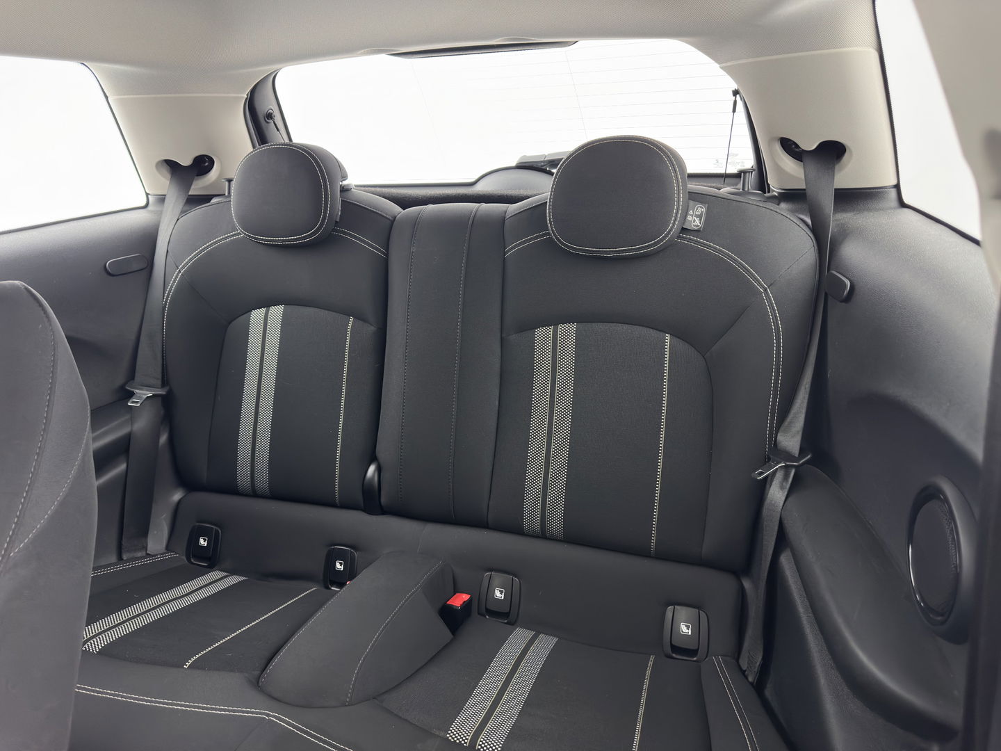 MINI Mini Electric Basic 33 kWh [ 3-Fase ] (SOH-100%) (INCL-BTW) Aut. *HEATPUMP | FULL-LED | SPORT-SEATS | NAVI-FULLMAP | DIGI-COCKPIT | DAB+ | ECC | CCS-FASTLOADER | UNION-JACK | KEYLESS | CRUISE | AMBIENT-LIGHT | 16''ALU*