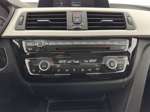 BMW 3 Serie Touring 316d Centennial Executive Aut. *FULL-LED | SPORT-SEATS | NAVI-FULLMAP | ECC | PDC | CRUISE | 16''ALU*