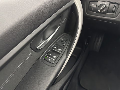 BMW 3 Serie Touring 316d Centennial Executive Aut. *FULL-LED | SPORT-SEATS | NAVI-FULLMAP | ECC | PDC | CRUISE | 16''ALU*