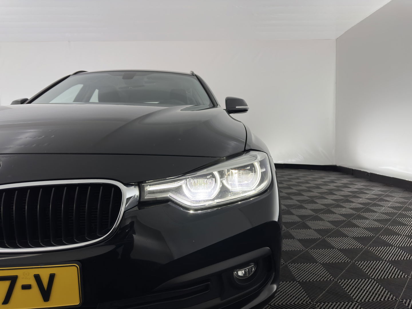 BMW 3 Serie Touring 316d Centennial Executive Aut. *FULL-LED | SPORT-SEATS | NAVI-FULLMAP | ECC | PDC | CRUISE | 16''ALU*