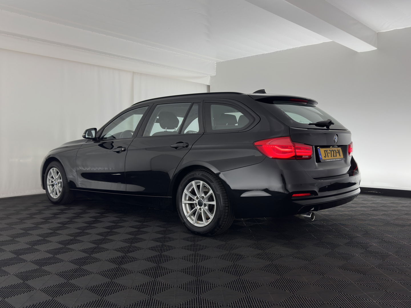 BMW 3 Serie Touring 316d Centennial Executive Aut. *FULL-LED | SPORT-SEATS | NAVI-FULLMAP | ECC | PDC | CRUISE | 16''ALU*