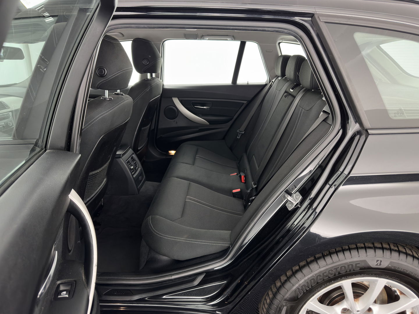 BMW 3 Serie Touring 316d Centennial Executive Aut. *FULL-LED | SPORT-SEATS | NAVI-FULLMAP | ECC | PDC | CRUISE | 16''ALU*