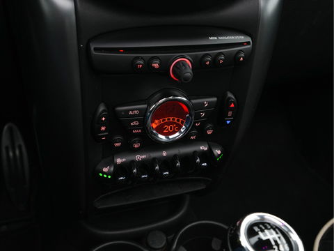 MINI Countryman 2.0 Cooper SD ALL4 Pepper *PANO | LEATHER | BI-XENON | NAVI-FULLMAP | HEATED-COMFORTSEATS | ECC | HEATED-SEATS | PDC | CRUISE | TOWBAR | 17''ALU*