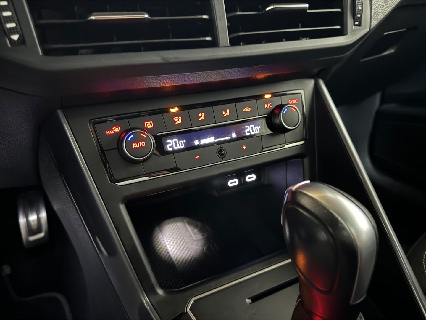 Volkswagen Polo 1.0 TSI 3x R-Line Pano Virtual CarPlay Camera Trekh. NAP