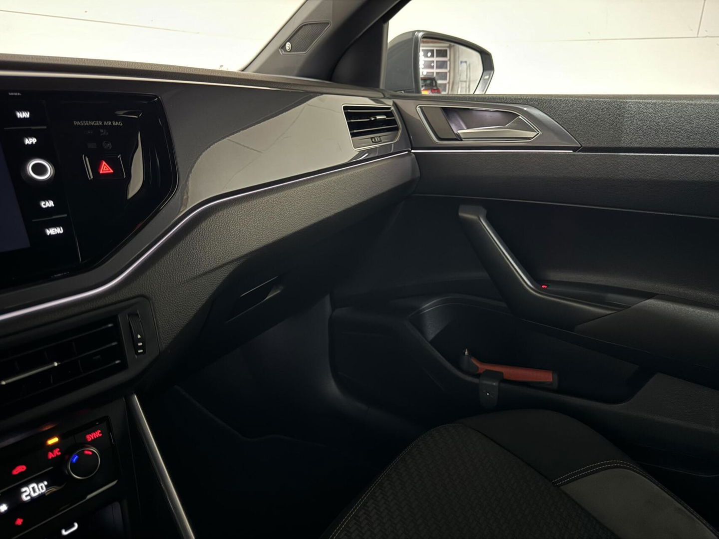 Volkswagen Polo 1.0 TSI 3x R-Line Pano Virtual CarPlay Camera Trekh. NAP