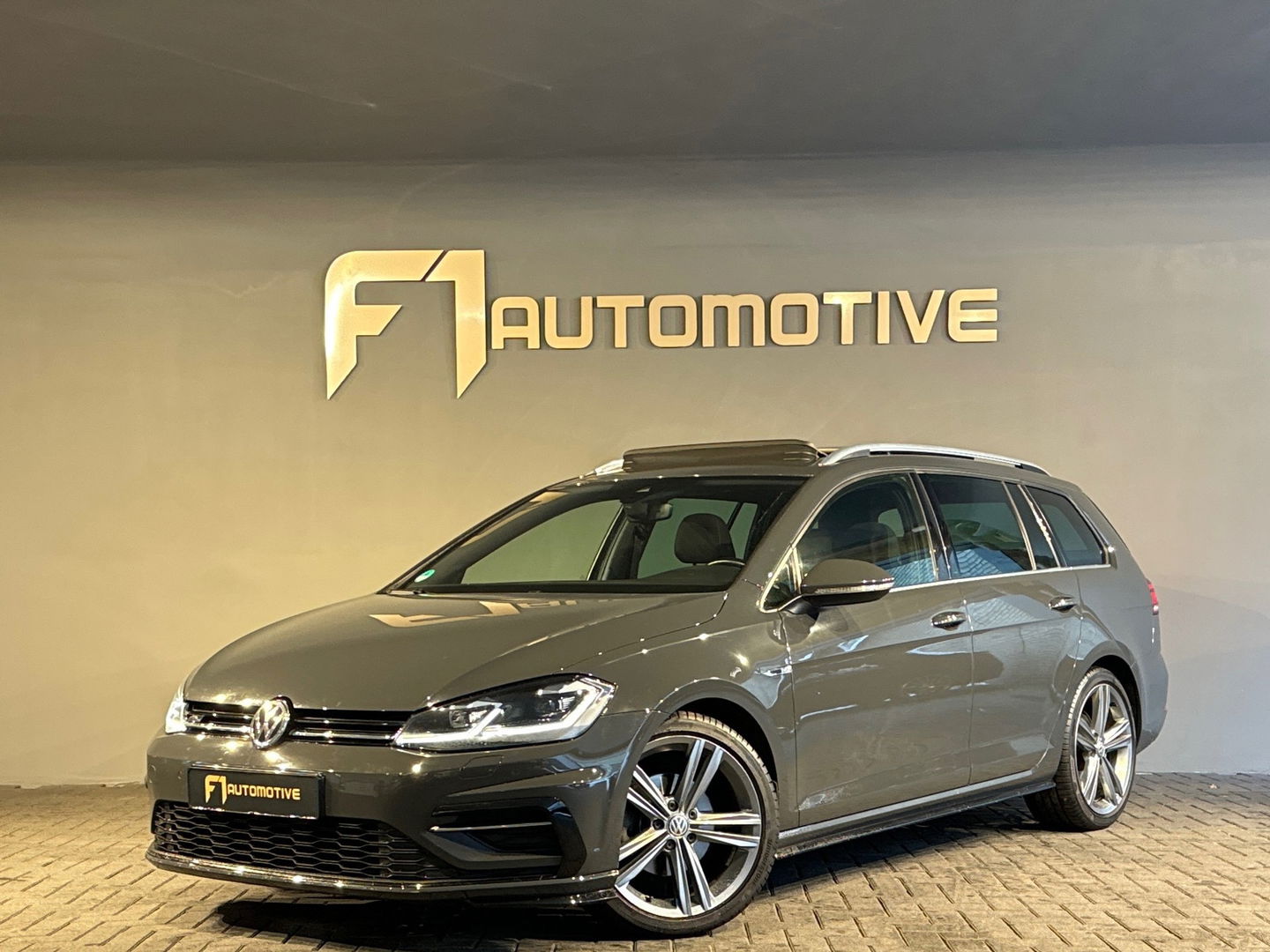 Volkswagen Golf Variant 1.5 TSI Highline R Line Pano|Trekhaak