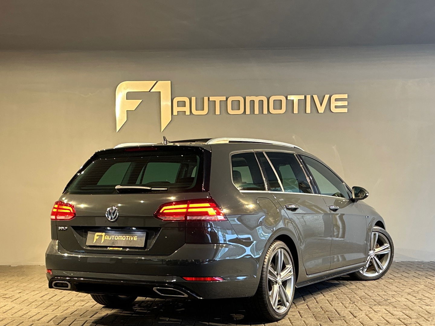 Volkswagen GOLF Variant 1.5 TSI Highline R Line Pano|Trekhaak