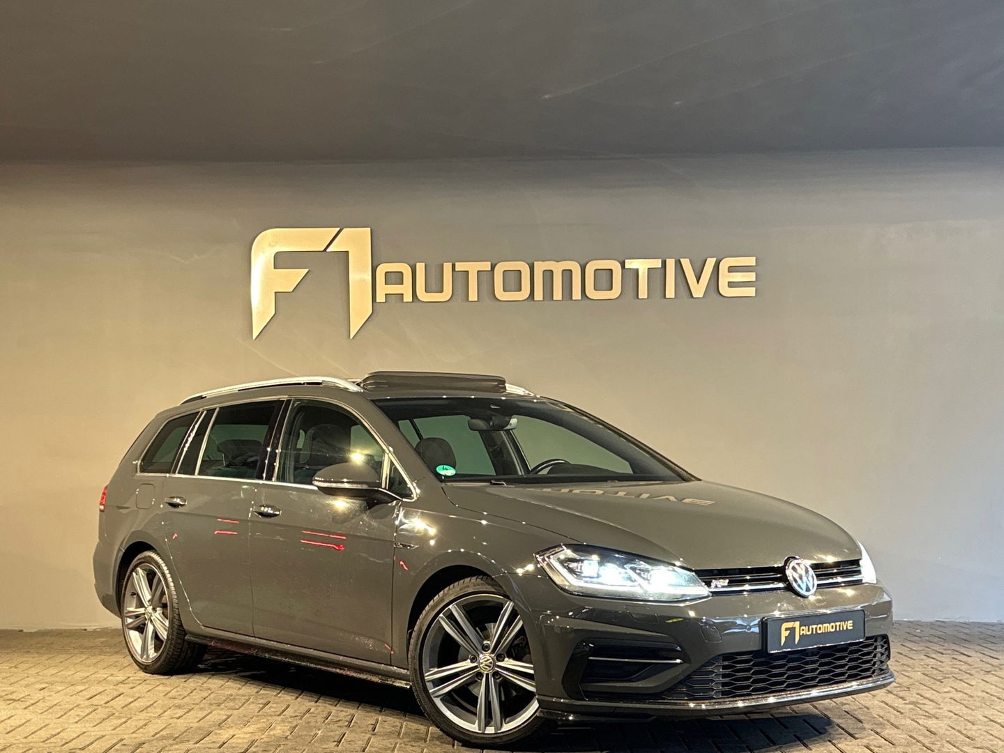Volkswagen GOLF Variant 1.5 TSI Highline R Line Pano|Trekhaak
