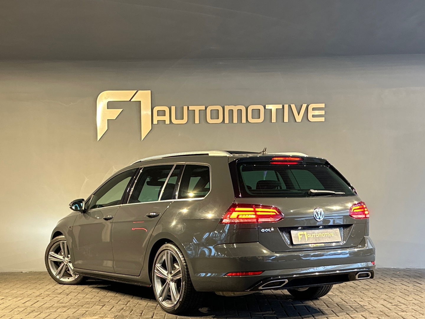 Volkswagen GOLF Variant 1.5 TSI Highline R Line Pano|Trekhaak