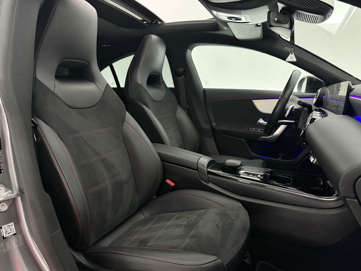 Mercedes-Benz CLA-Klasse 250 e AMG | SOH 92% | Pano | Sfeer | Virtual | Camera | Cruise | Navi | Stoelverw. | Keyless | NAP