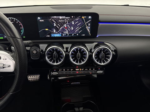 Mercedes-Benz CLA-Klasse 250 e AMG | SOH 92% | Pano | Sfeer | Virtual | Camera | Cruise | Navi | Stoelverw. | Keyless | NAP