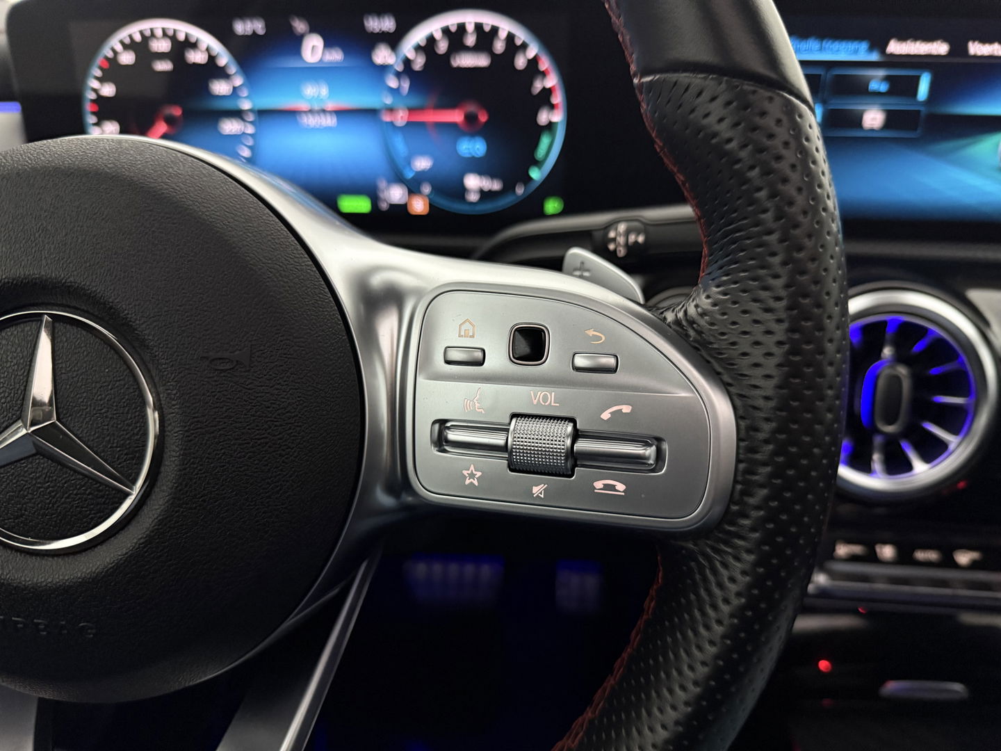 Mercedes-Benz CLA-Klasse 250 e AMG | SOH 92% | Pano | Sfeer | Virtual | Camera | Cruise | Navi | Stoelverw. | Keyless | NAP