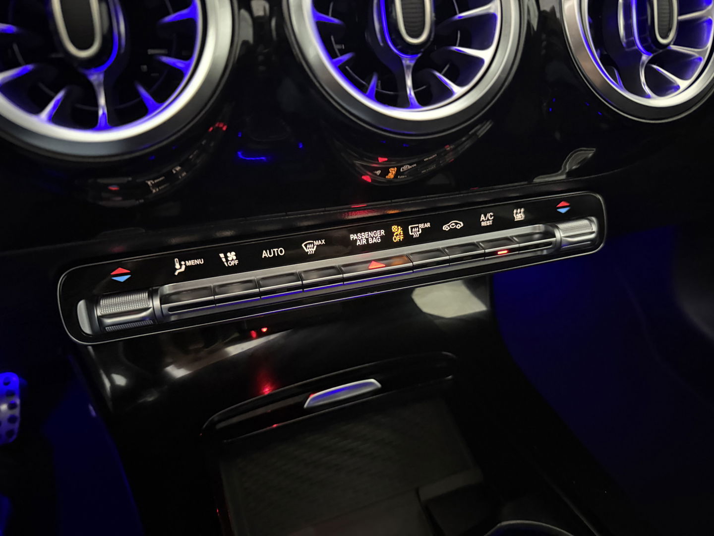 Mercedes-Benz CLA-Klasse 250 e AMG | SOH 92% | Pano | Sfeer | Virtual | Camera | Cruise | Navi | Stoelverw. | Keyless | NAP