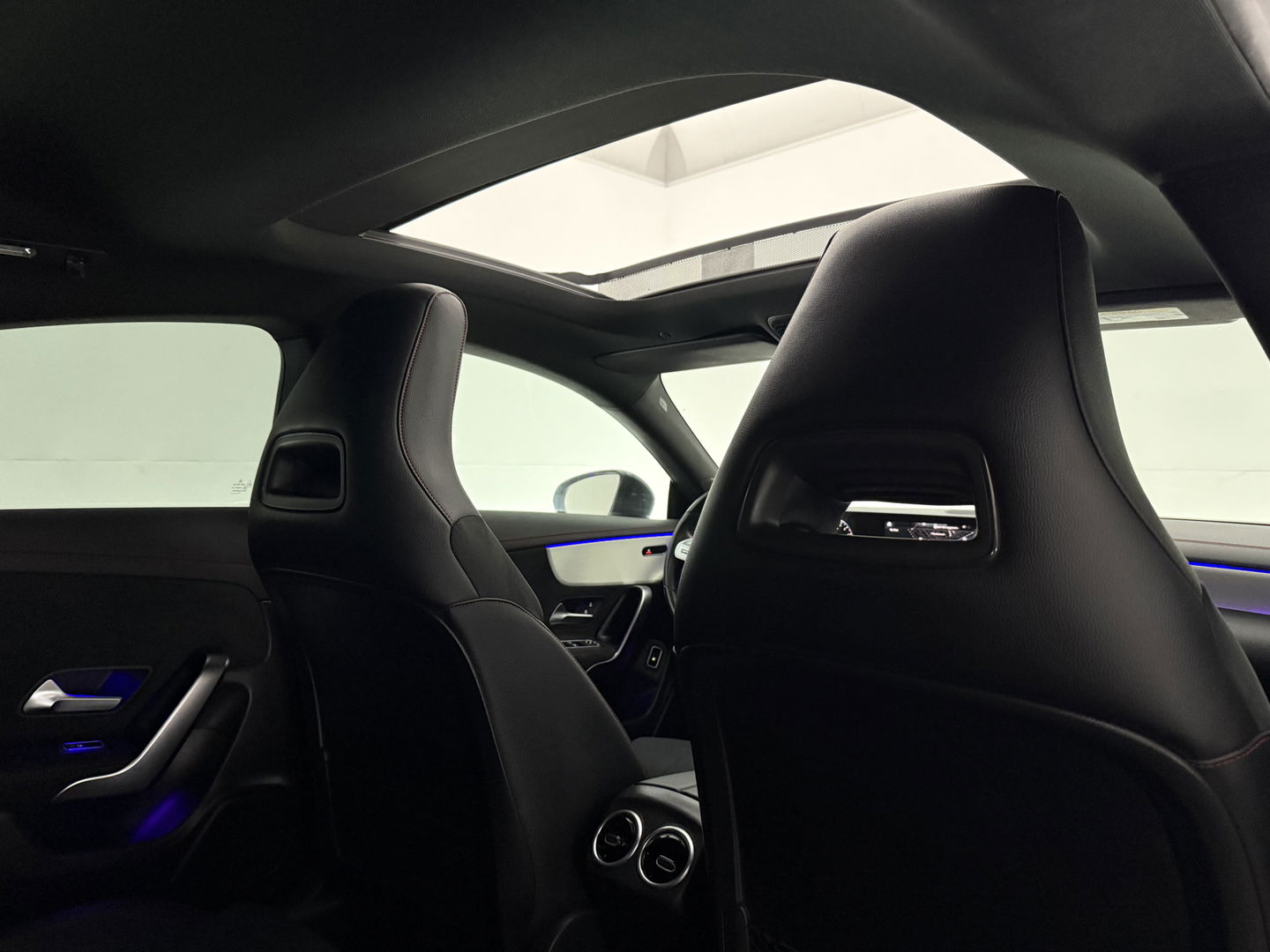 Mercedes-Benz CLA-Klasse 250 e AMG | SOH 92% | Pano | Sfeer | Virtual | Camera | Cruise | Navi | Stoelverw. | Keyless | NAP