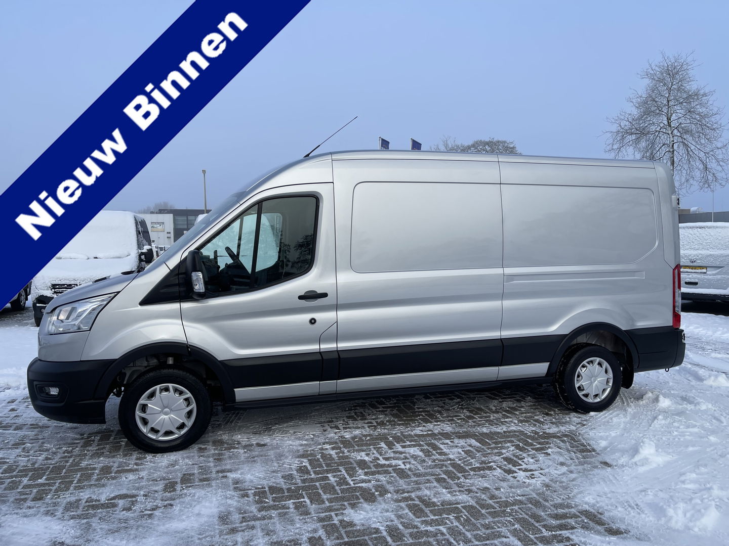 Ford Transit 310 2.0 TDCI 130pk L3H2 Trend / vaste prijs rijklaar € 18.950 ex btw / lease vanaf € 319 / Sortimo ingerichte laadruimte met omvormer / distributie riem vervangen!