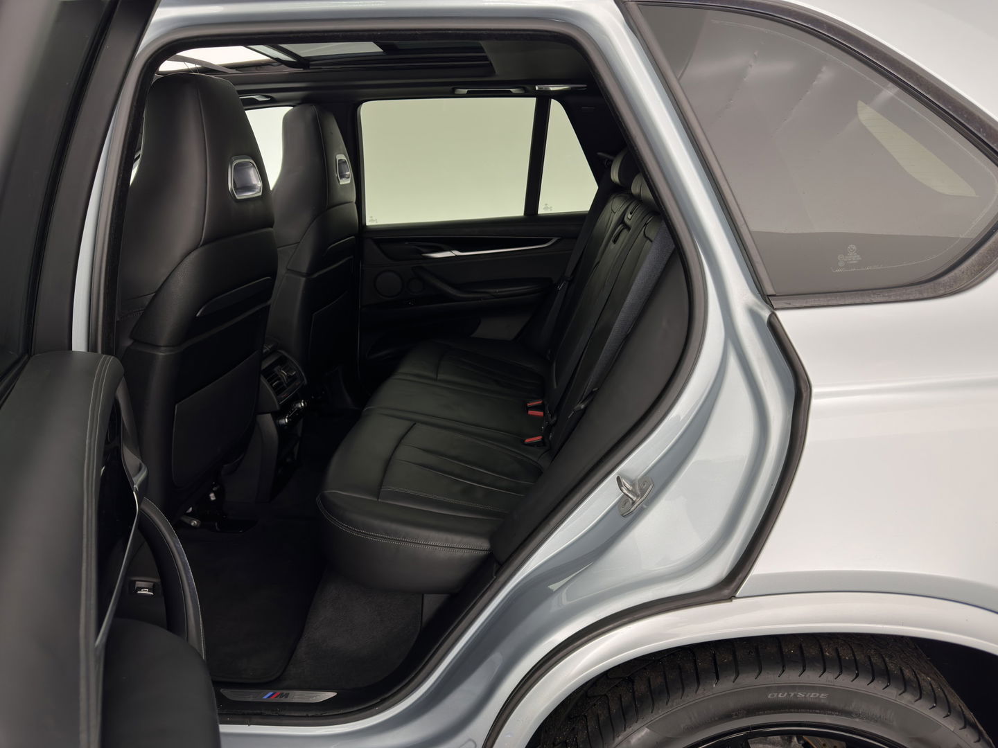 BMW X5 M Aut. *PANO | HEAD-UP | LEATHER | FULL-LED | NAVI-FULLMAP | MEMORY-PACK | HARMAN/KARDON-AUDIO | KEYLESS | CAMERA | HEATED-COMFORTSEATS | SHIFTPADDLES | TOWBAR | 20''ALU*