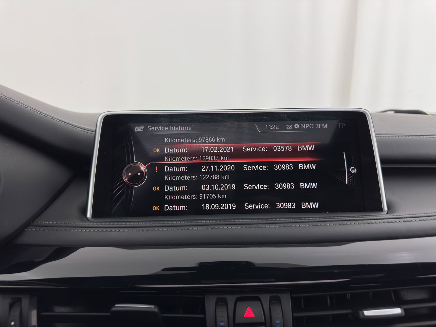 BMW X5 M Aut. *PANO | HEAD-UP | LEATHER | FULL-LED | NAVI-FULLMAP | MEMORY-PACK | HARMAN/KARDON-AUDIO | KEYLESS | CAMERA | HEATED-COMFORTSEATS | SHIFTPADDLES | TOWBAR | 20''ALU*