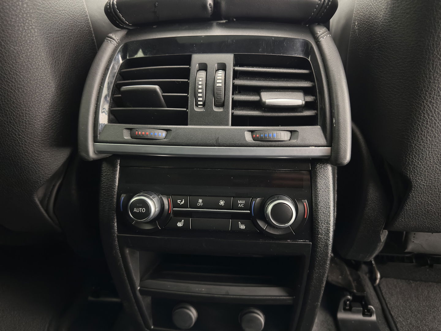 BMW X5 M Aut. *PANO | HEAD-UP | LEATHER | FULL-LED | NAVI-FULLMAP | MEMORY-PACK | HARMAN/KARDON-AUDIO | KEYLESS | CAMERA | HEATED-COMFORTSEATS | SHIFTPADDLES | TOWBAR | 20''ALU*