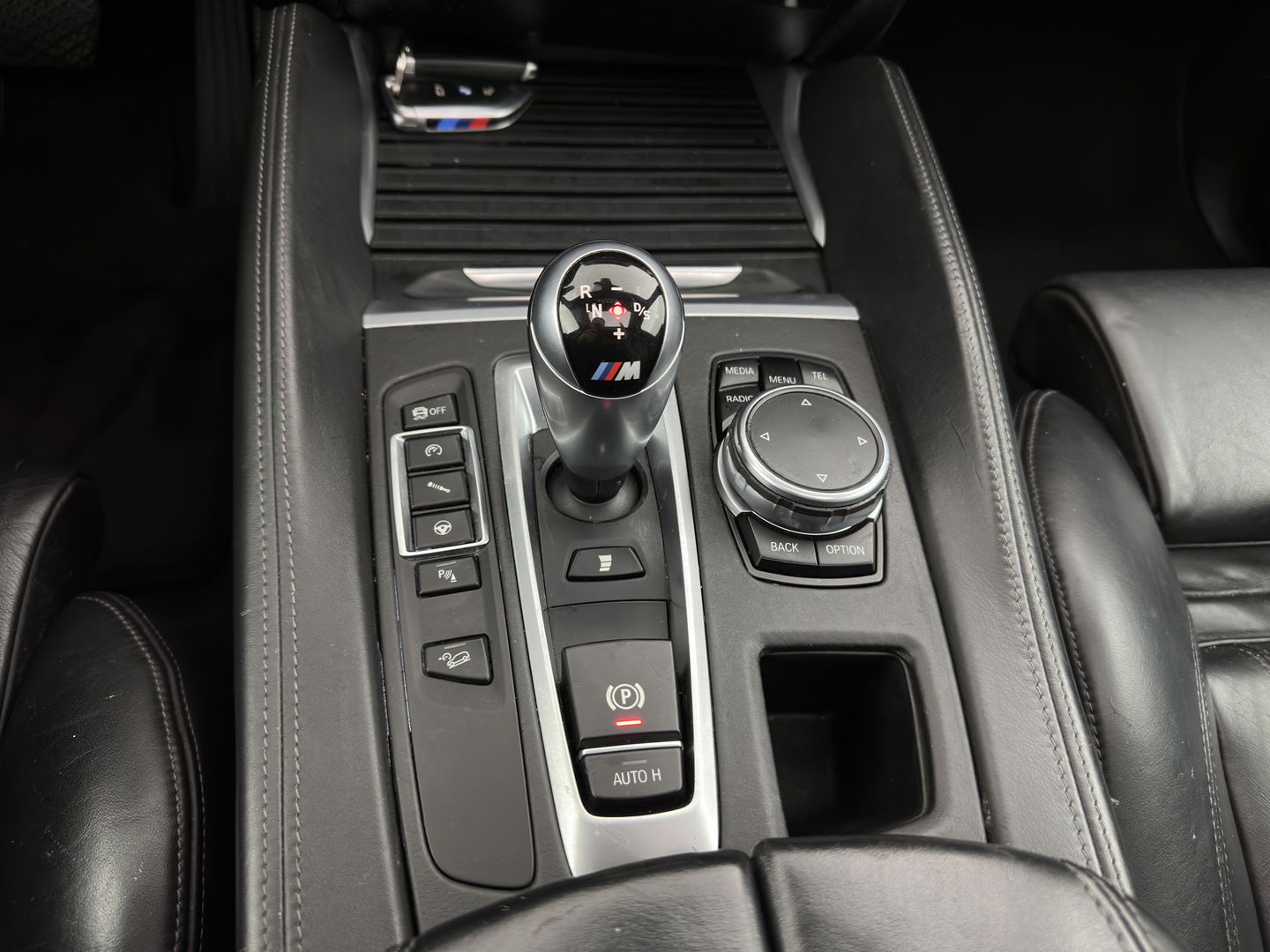 BMW X5 M Aut. *PANO | HEAD-UP | LEATHER | FULL-LED | NAVI-FULLMAP | MEMORY-PACK | HARMAN/KARDON-AUDIO | KEYLESS | CAMERA | HEATED-COMFORTSEATS | SHIFTPADDLES | TOWBAR | 20''ALU*