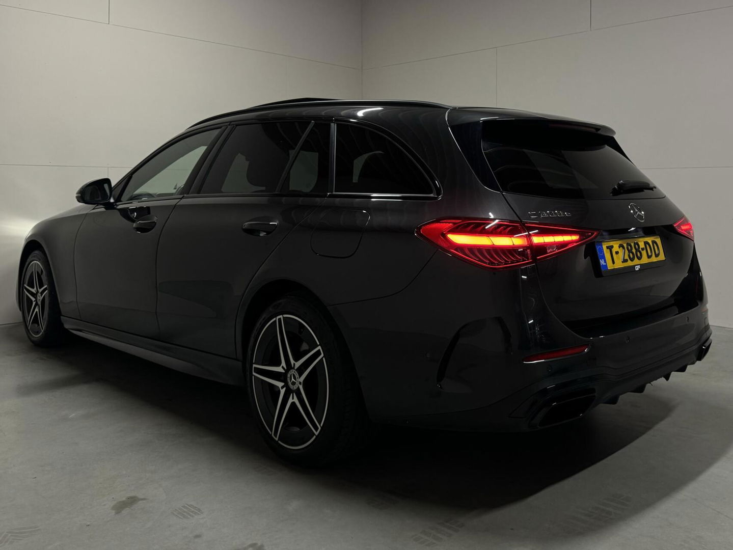 Mercedes-Benz C-Klasse Estate 300e AMG Pano Burmester 360° HUD Trekh. NAP