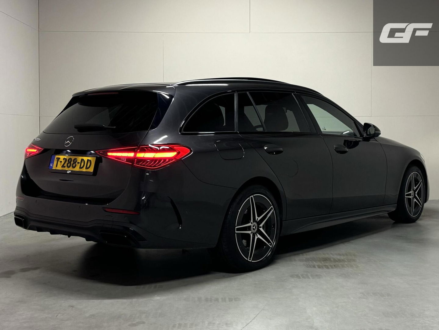 Mercedes-Benz C-Klasse Estate 300e AMG Pano Burmester 360° HUD Trekh. NAP