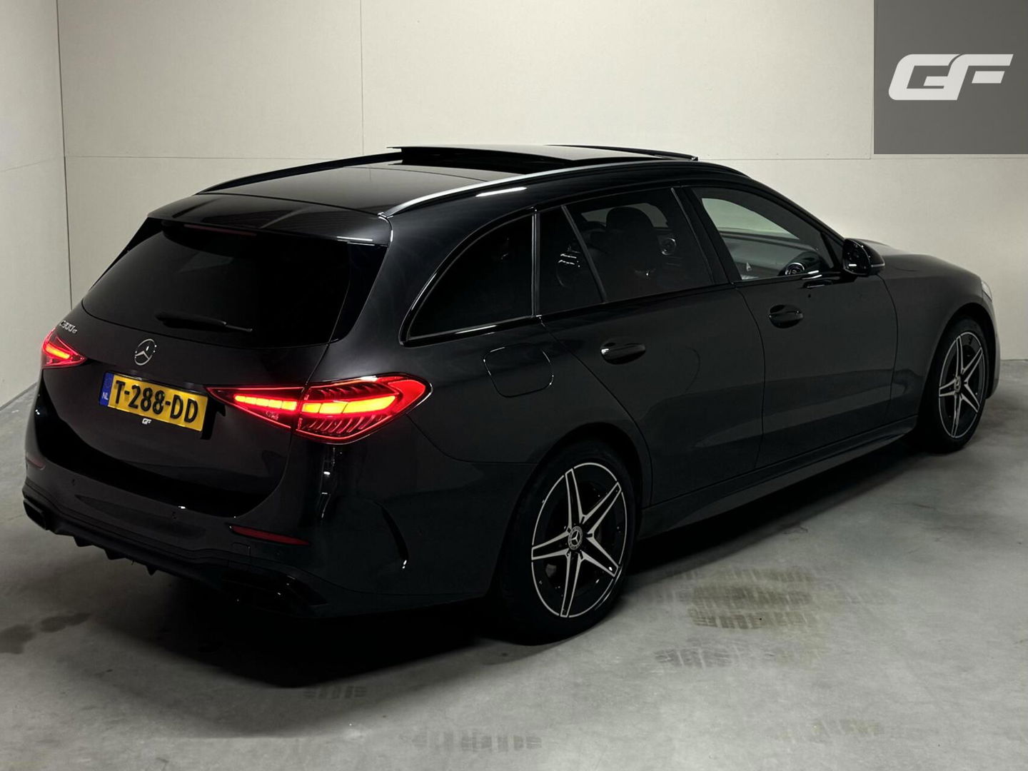 Mercedes-Benz C-Klasse Estate 300e AMG Pano Burmester 360° HUD Trekh. NAP