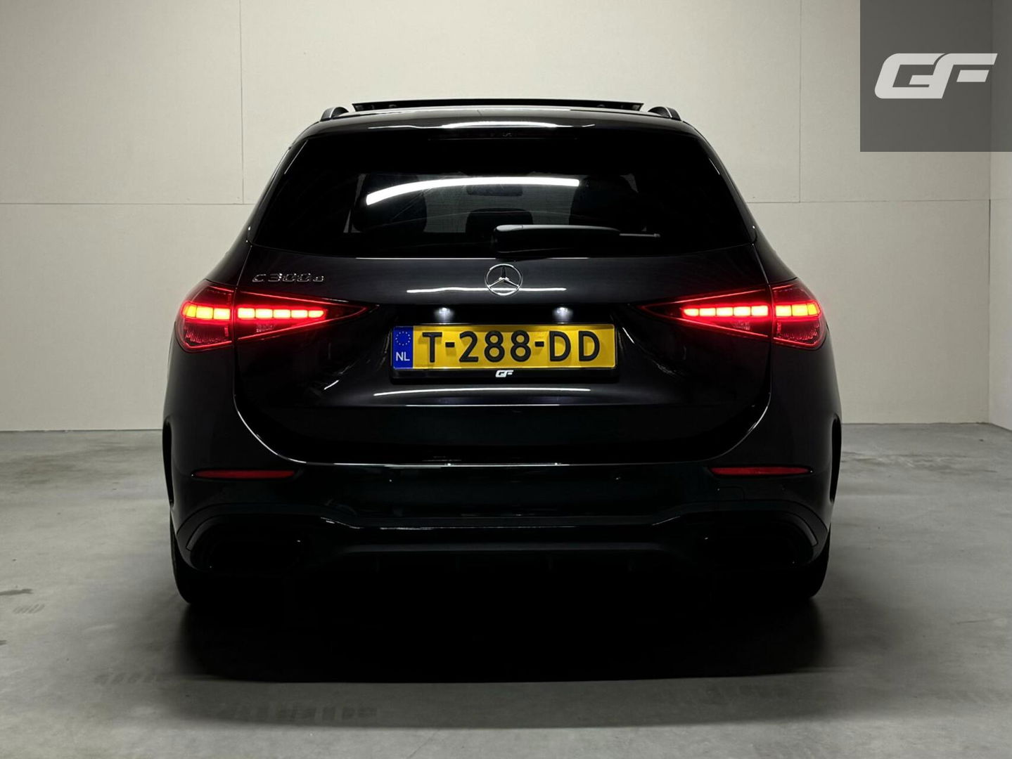 Mercedes-Benz C-Klasse Estate 300e AMG Pano Burmester 360° HUD Trekh. NAP