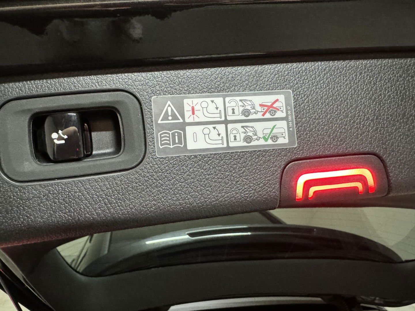 Mercedes-Benz C-Klasse Estate 300e AMG Pano Burmester 360° HUD Trekh. NAP