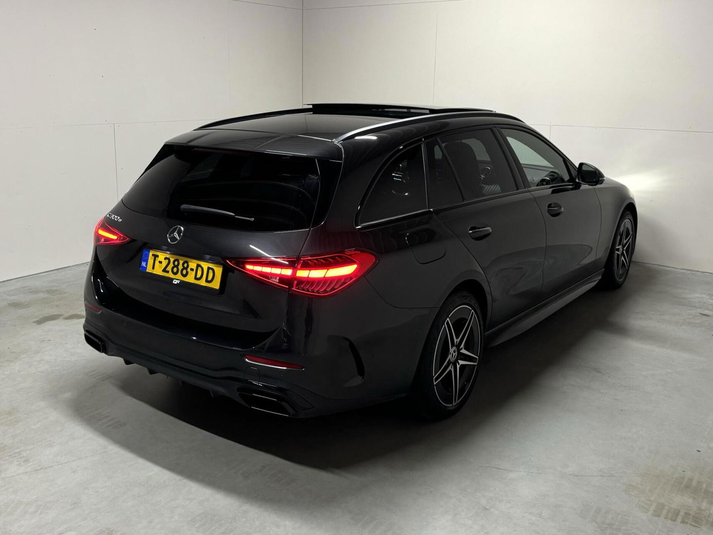 Mercedes-Benz C-Klasse Estate 300e AMG Pano Burmester 360° HUD Trekh. NAP