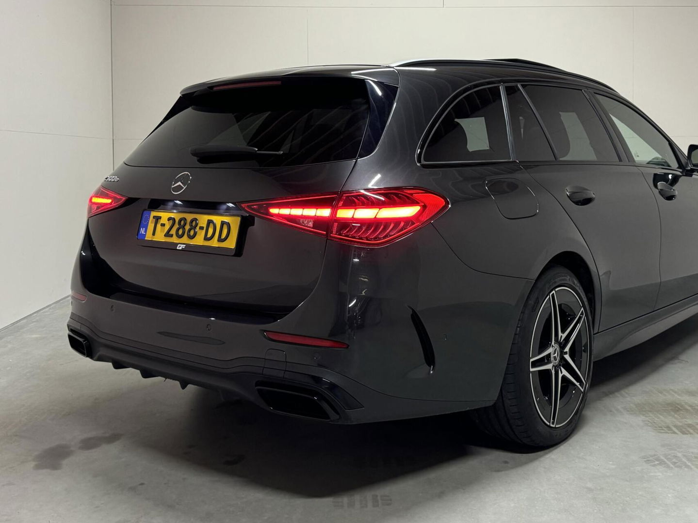 Mercedes-Benz C-Klasse Estate 300e AMG Pano Burmester 360° HUD Trekh. NAP