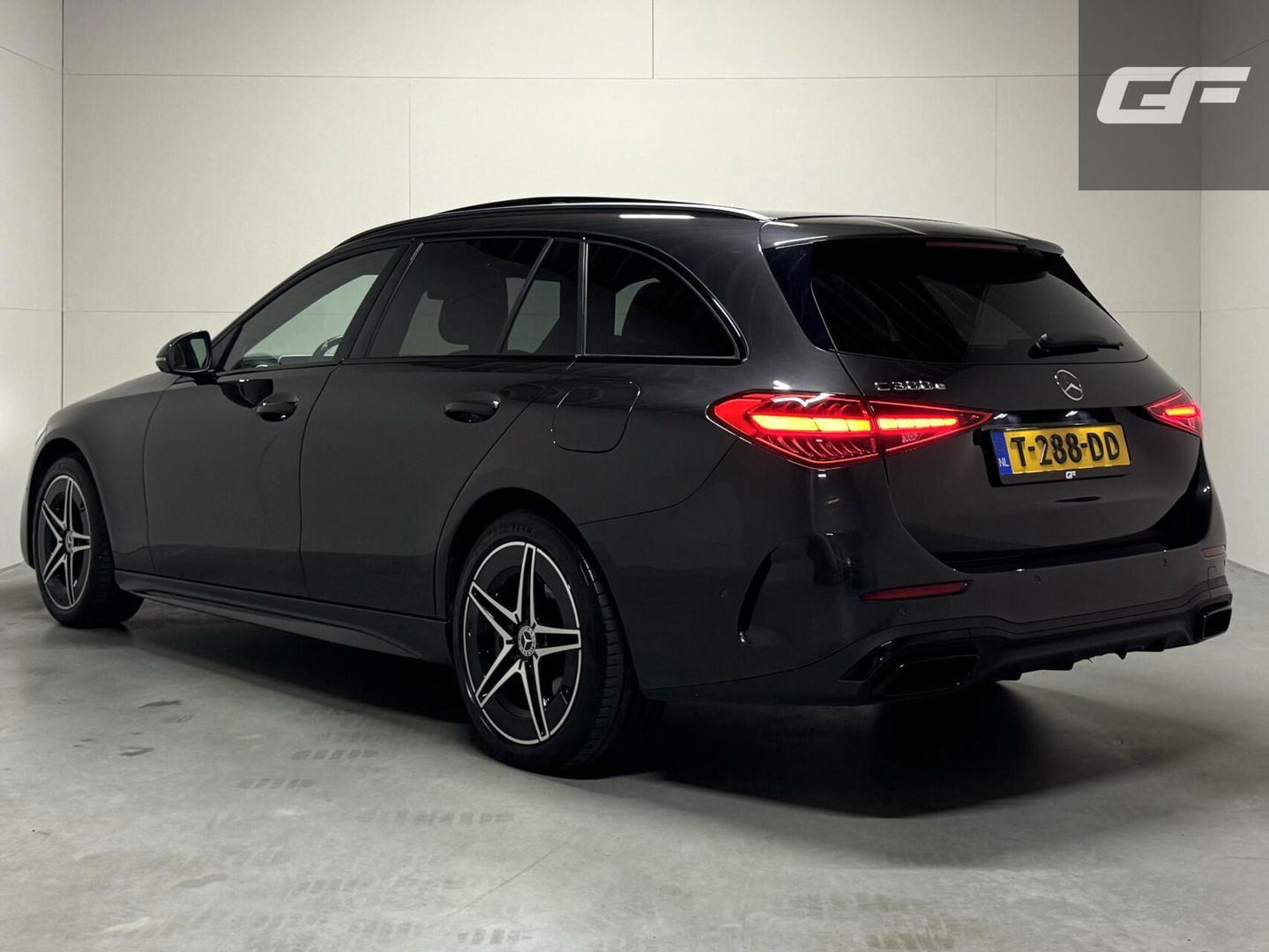 Mercedes-Benz C-Klasse Estate 300e AMG Pano Burmester 360° HUD Trekh. NAP