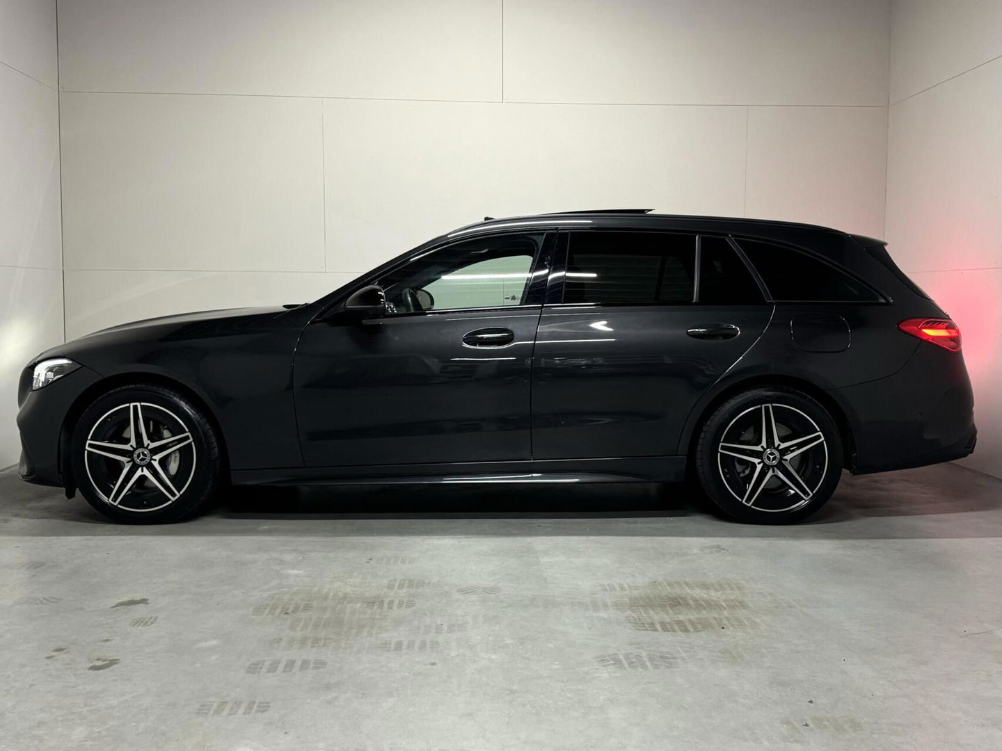 Mercedes-Benz C-Klasse Estate 300e AMG Pano Burmester 360° HUD Trekh. NAP