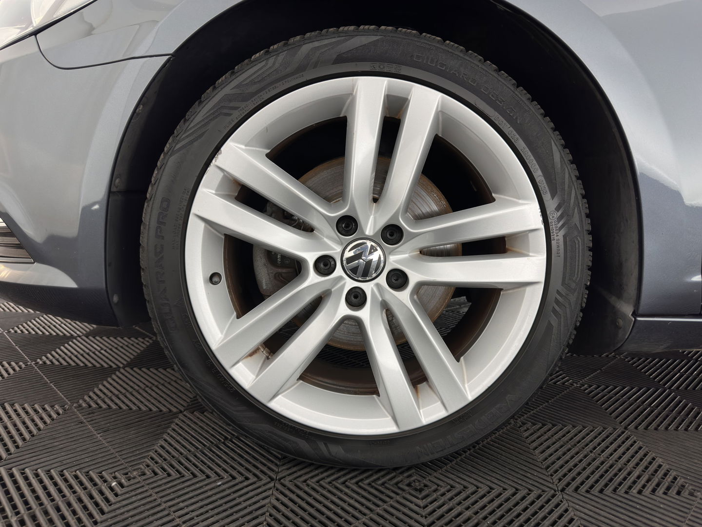 Volkswagen CC 1.8 TSI Aut. *LEATHER | BI-XENON | HEATED-SPORTSEATS | NAVI-FULLMAP | ECC | PDC | CRUISE | SHIFTPADDLES | PRIVACY-GLASS | TOWBAR | 18''ALU*