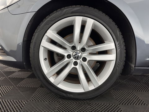 Volkswagen CC 1.8 TSI Aut. *LEATHER | BI-XENON | HEATED-SPORTSEATS | NAVI-FULLMAP | ECC | PDC | CRUISE | SHIFTPADDLES | PRIVACY-GLASS | TOWBAR | 18''ALU*