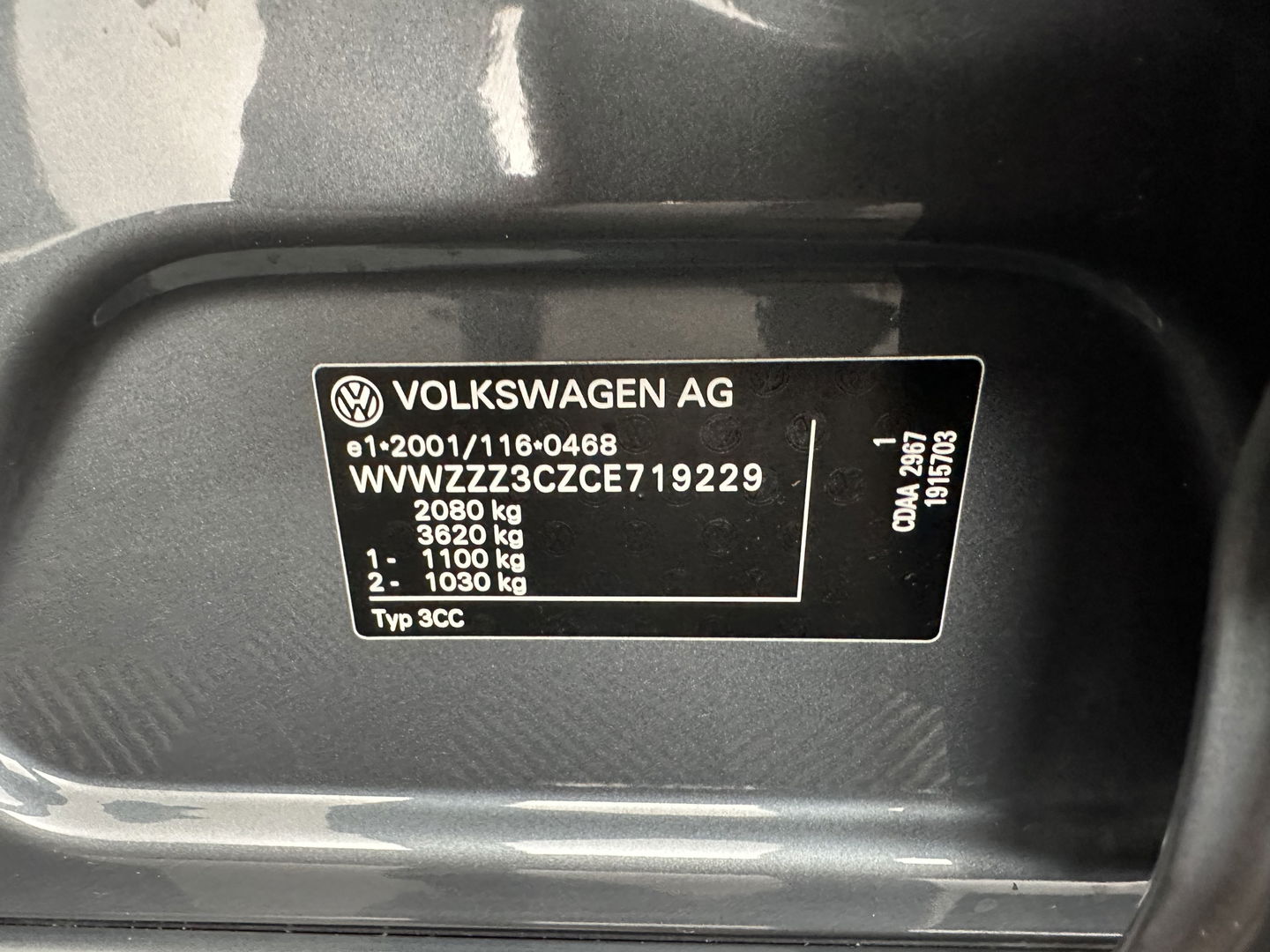 Volkswagen CC 1.8 TSI Aut. *LEATHER | BI-XENON | HEATED-SPORTSEATS | NAVI-FULLMAP | ECC | PDC | CRUISE | SHIFTPADDLES | PRIVACY-GLASS | TOWBAR | 18''ALU*