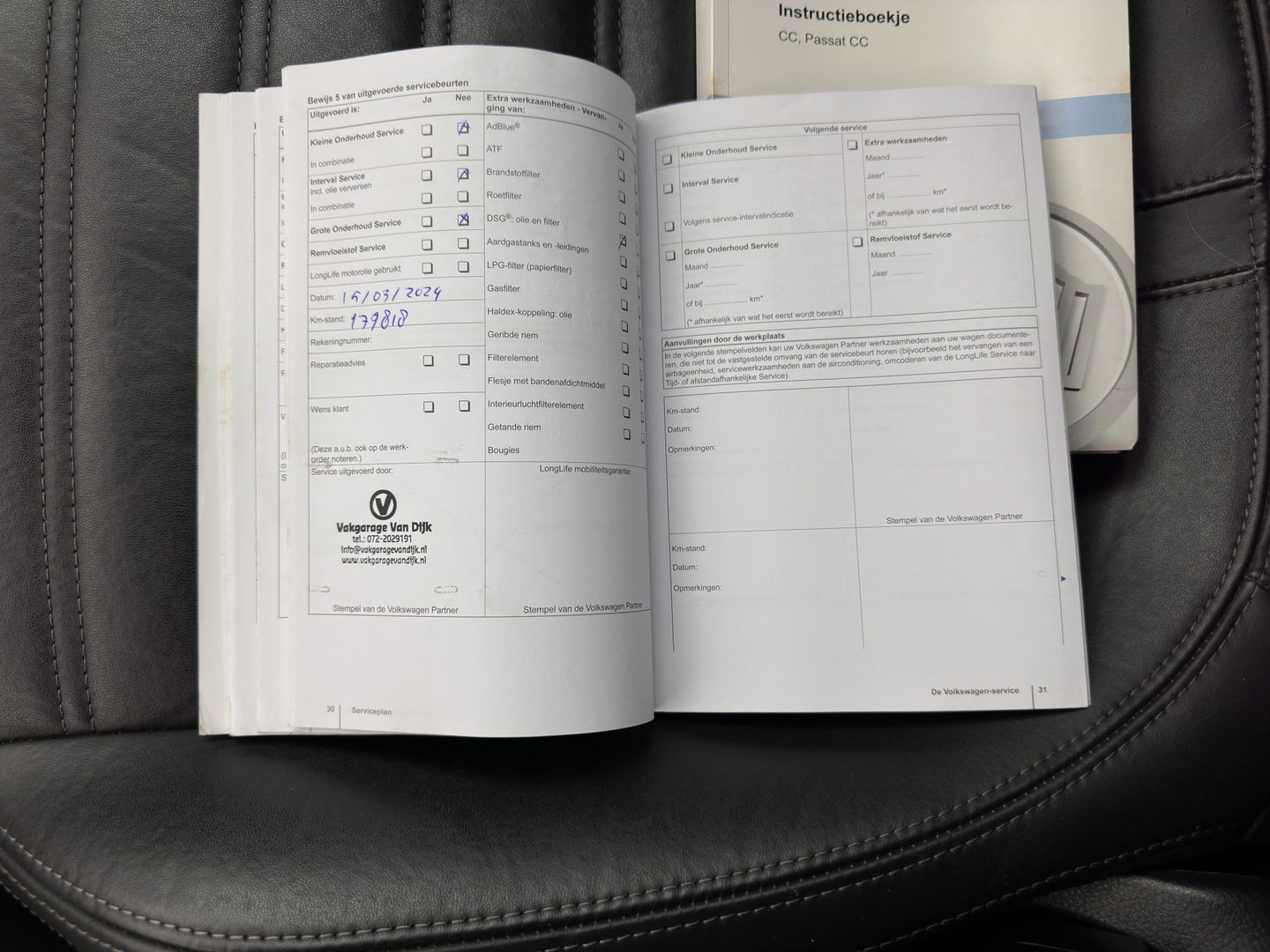 Volkswagen CC 1.8 TSI Aut. *LEATHER | BI-XENON | HEATED-SPORTSEATS | NAVI-FULLMAP | ECC | PDC | CRUISE | SHIFTPADDLES | PRIVACY-GLASS | TOWBAR | 18''ALU*